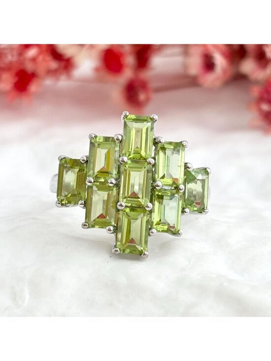 Jewelry - Green Peridot Emerald Cut Cluster Sterling Silver 925 Vintage Ring - sz 10